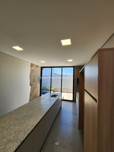 CASA com 03 suítes para VENDA Floratta