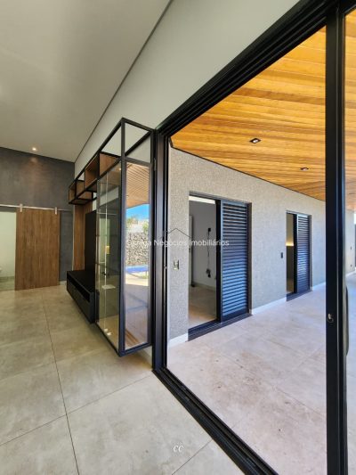 CASA Nova e moderna à venda no Condomínio Quinta Ranieri